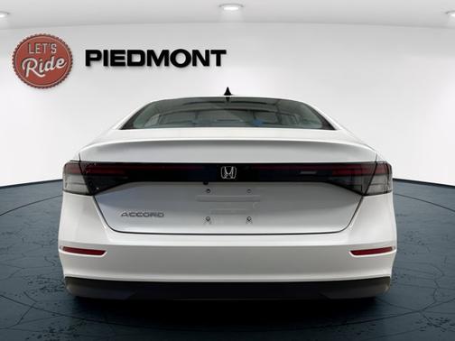 Platinum White Pearl 2026 Honda Accord SE