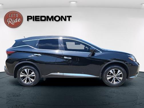 Magnetic Black Pearl 2022 Nissan Murano SV