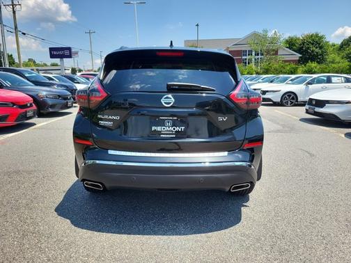 Magnetic Black Pearl 2022 Nissan Murano SV