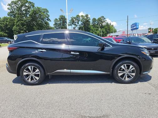 Magnetic Black Pearl 2022 Nissan Murano SV