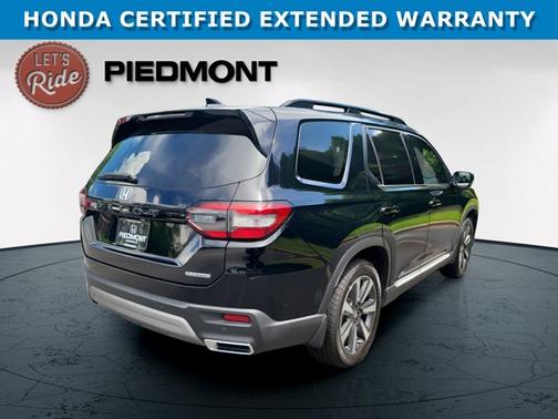 Crystal Black Pearl 2024 Honda Pilot Touring