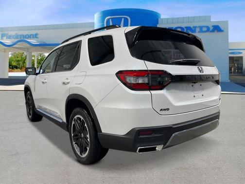 Platinum White Pearl 2026 Honda Pilot Touring S