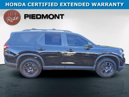 Crystal Black Pearl 2025 Honda Pilot TrailSport