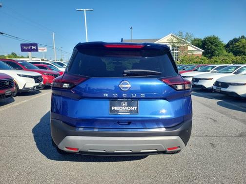 Caspian Blue Metallic 2022 Nissan Rogue SV