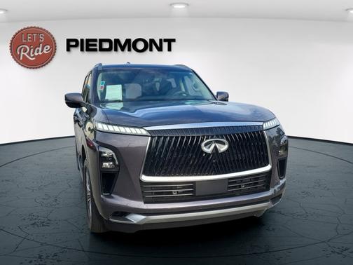 2025 INFINITI QX80 LUXE