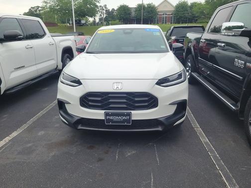 White 2023 Honda HR-V Sport