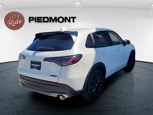 White 2023 Honda HR-V Sport