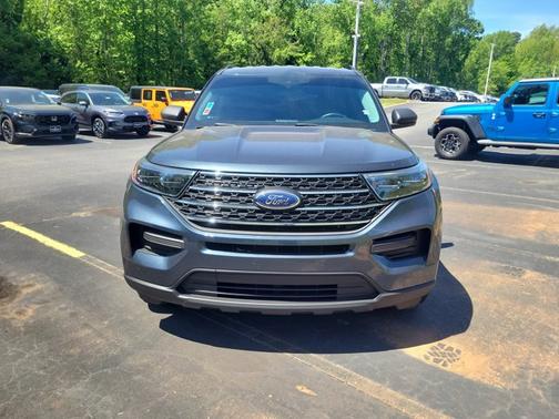 Blue Metallic 2022 Ford Explorer XLT