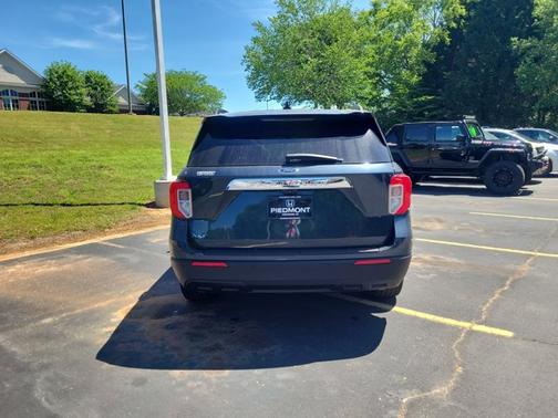 Blue Metallic 2022 Ford Explorer XLT
