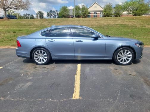 Blue Metallic 2017 Volvo S90 T6 Momentum