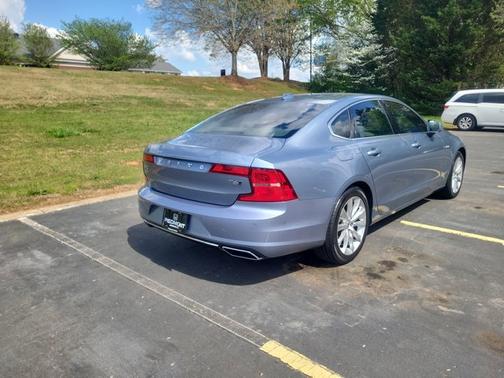 Blue Metallic 2017 Volvo S90 T6 Momentum