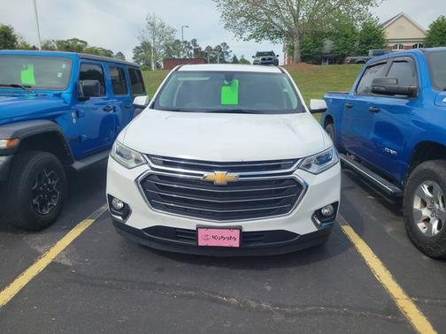 Summit White 2021 Chevrolet Traverse LT Cloth