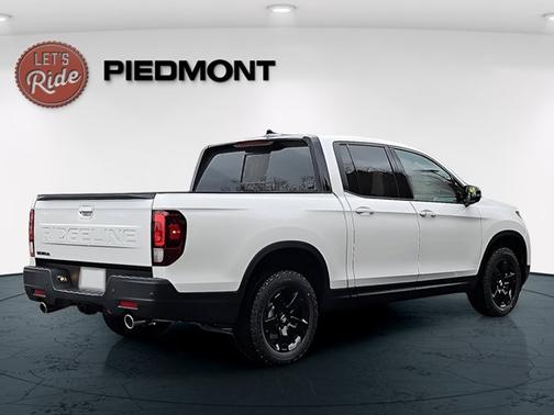 Platinum White Pearl 2026 Honda Ridgeline Black Edition Two-Tone