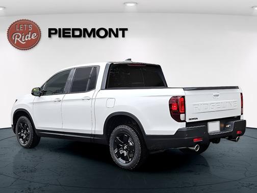 Platinum White Pearl 2026 Honda Ridgeline Black Edition Two-Tone