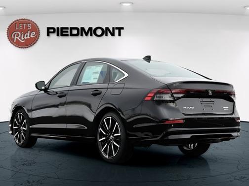 Crystal Black Pearl 2026 Honda Accord Hybrid Touring