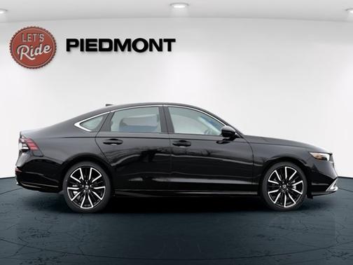 Crystal Black Pearl 2026 Honda Accord Hybrid Touring