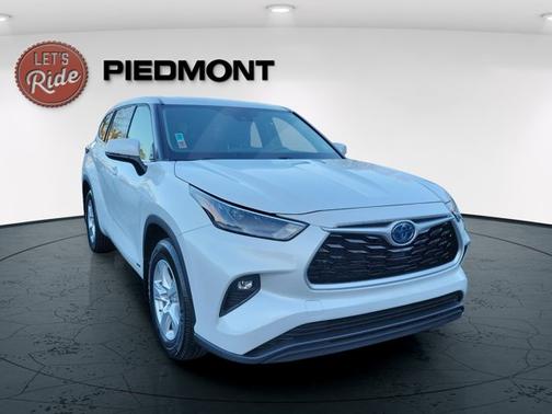 2022 Toyota Highlander Hybrid LE