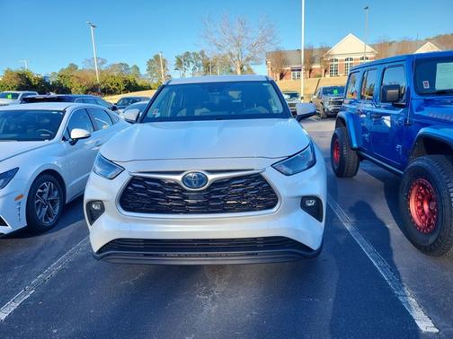 2022 Toyota Highlander Hybrid LE