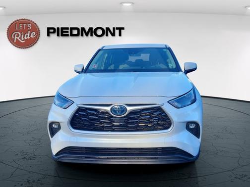 2022 Toyota Highlander Hybrid LE