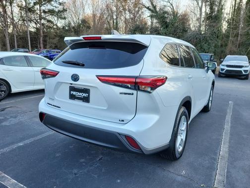 2022 Toyota Highlander Hybrid LE