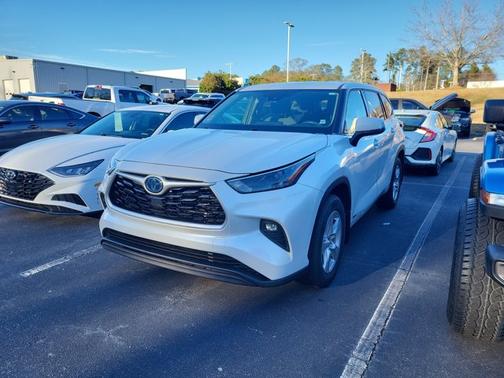 2022 Toyota Highlander Hybrid LE
