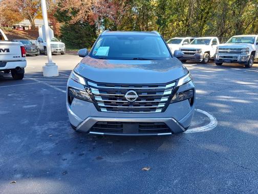 2025 Nissan Rogue SL