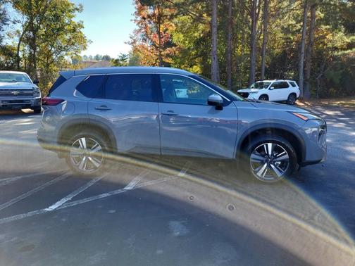 2025 Nissan Rogue SL