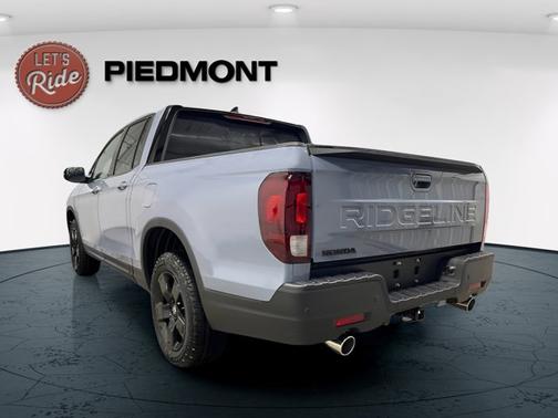 Sonic Gray Pearl 2026 Honda Ridgeline Black Edition Two-Tone