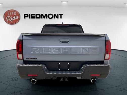 Sonic Gray Pearl 2026 Honda Ridgeline Black Edition Two-Tone