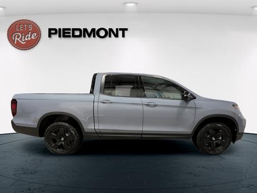 Sonic Gray Pearl 2026 Honda Ridgeline Black Edition Two-Tone