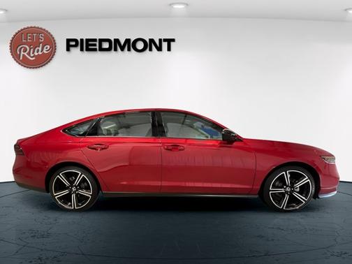 Radiant Red Metallic 2026 Honda Accord SE