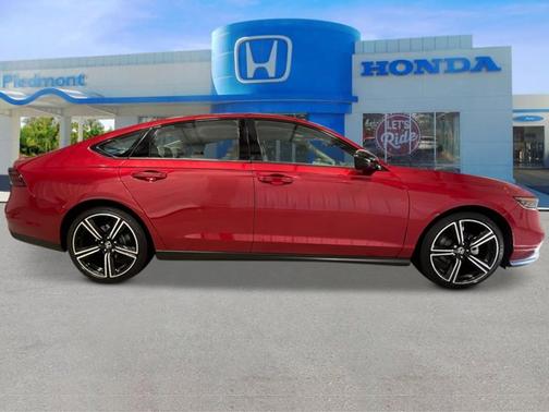 Radiant Red Metallic 2026 Honda Accord SE