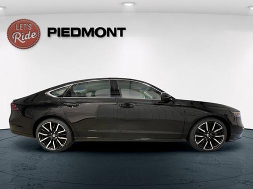 Crystal Black Pearl 2026 Honda Accord Hybrid Touring