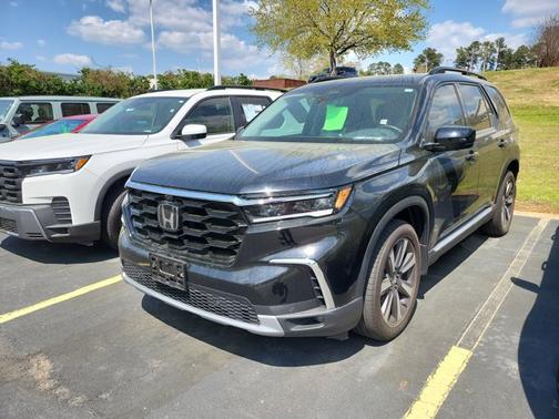 Crystal Black Pearl 2025 Honda Pilot Elite
