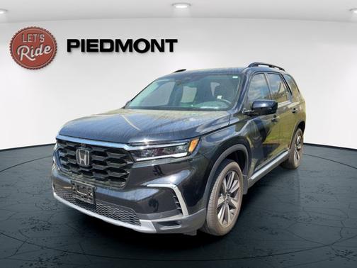 Crystal Black Pearl 2025 Honda Pilot Elite