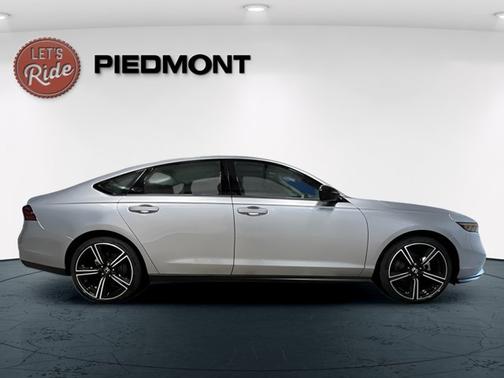 Solar Silver Metallic 2026 Honda Accord SE