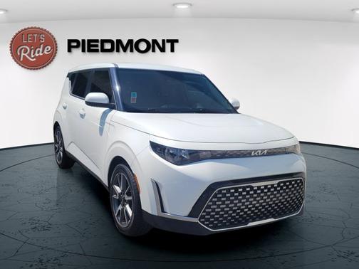 Snow White Pearl 2024 Kia Soul EX