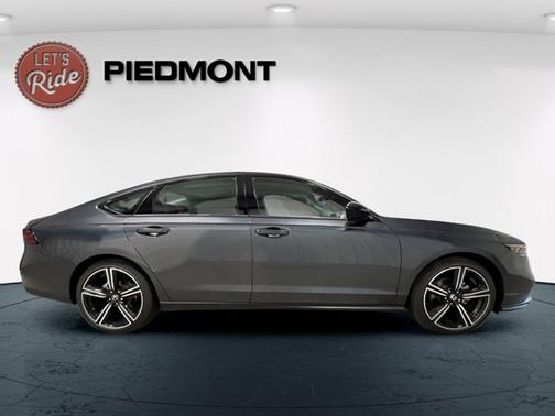 Meteorite Gray Metallic 2026 Honda Accord SE