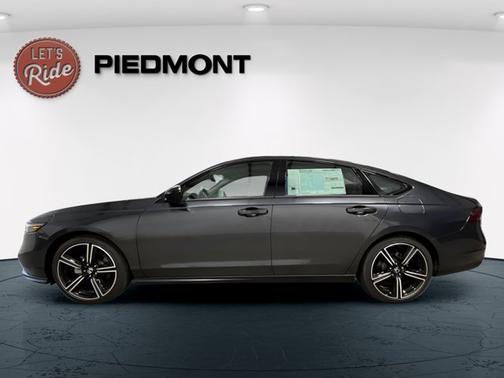 Meteorite Gray Metallic 2026 Honda Accord SE