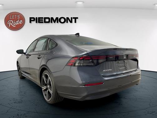 Meteorite Gray Metallic 2026 Honda Accord SE