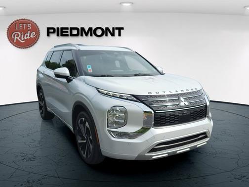 White 2022 Mitsubishi Outlander SEL