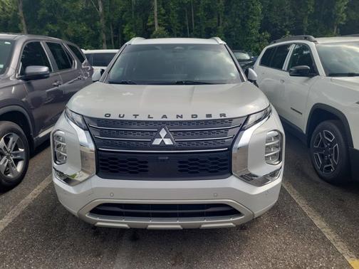 White 2022 Mitsubishi Outlander SEL
