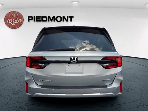 Solar Silver Metallic 2026 Honda Odyssey Touring