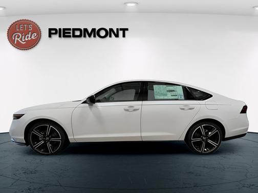 Platinum White Pearl 2026 Honda Accord SE