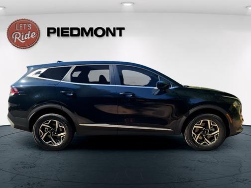 Fusion Black 2023 Kia Sportage LX