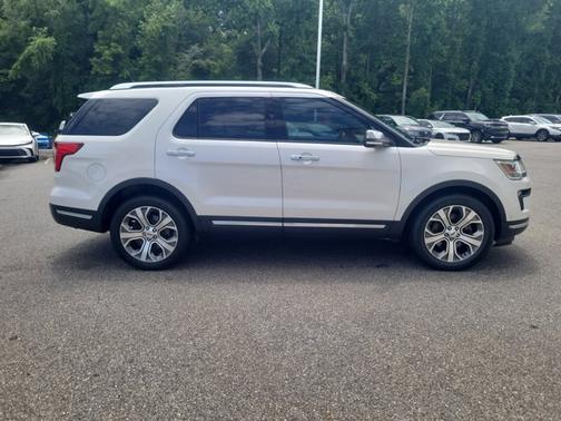 White 2018 Ford Explorer Platinum