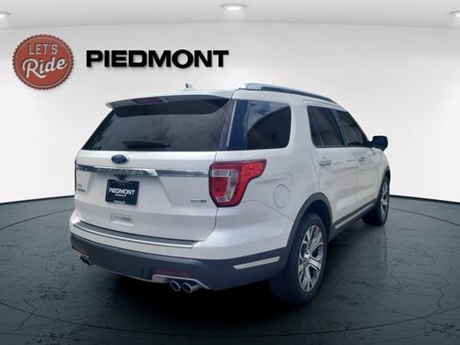 White 2018 Ford Explorer Platinum