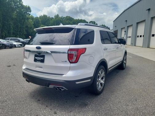 White 2018 Ford Explorer Platinum