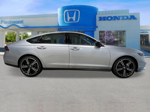 Solar Silver Metallic 2026 Honda Accord SE