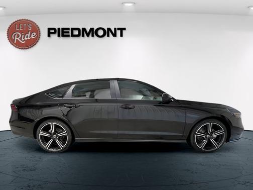 Crystal Black Pearl 2026 Honda Accord Hybrid Sport